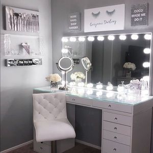 Meet your Posher, Aisha